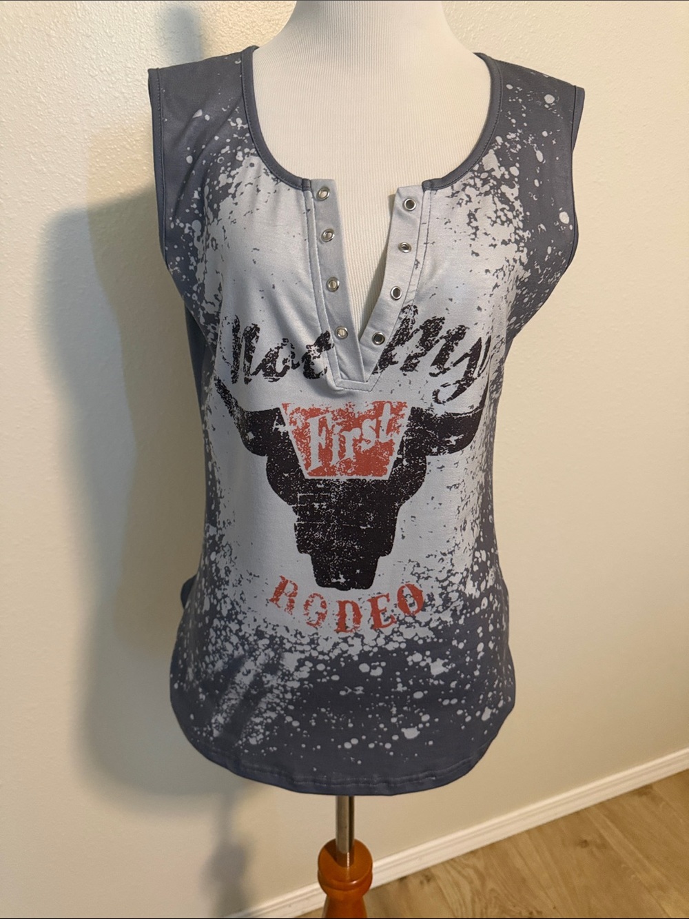 Women’s Gray Graphic Rodeo Snap-Front Tank Top